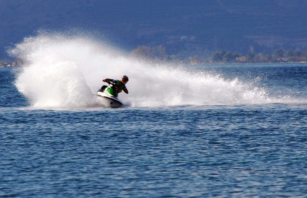 Ηράκλειο: Σοβαρό ατύχημα με jet ski – Τραυματίας ο πρόεδρος των ξενοδόχων και ο γιος του!