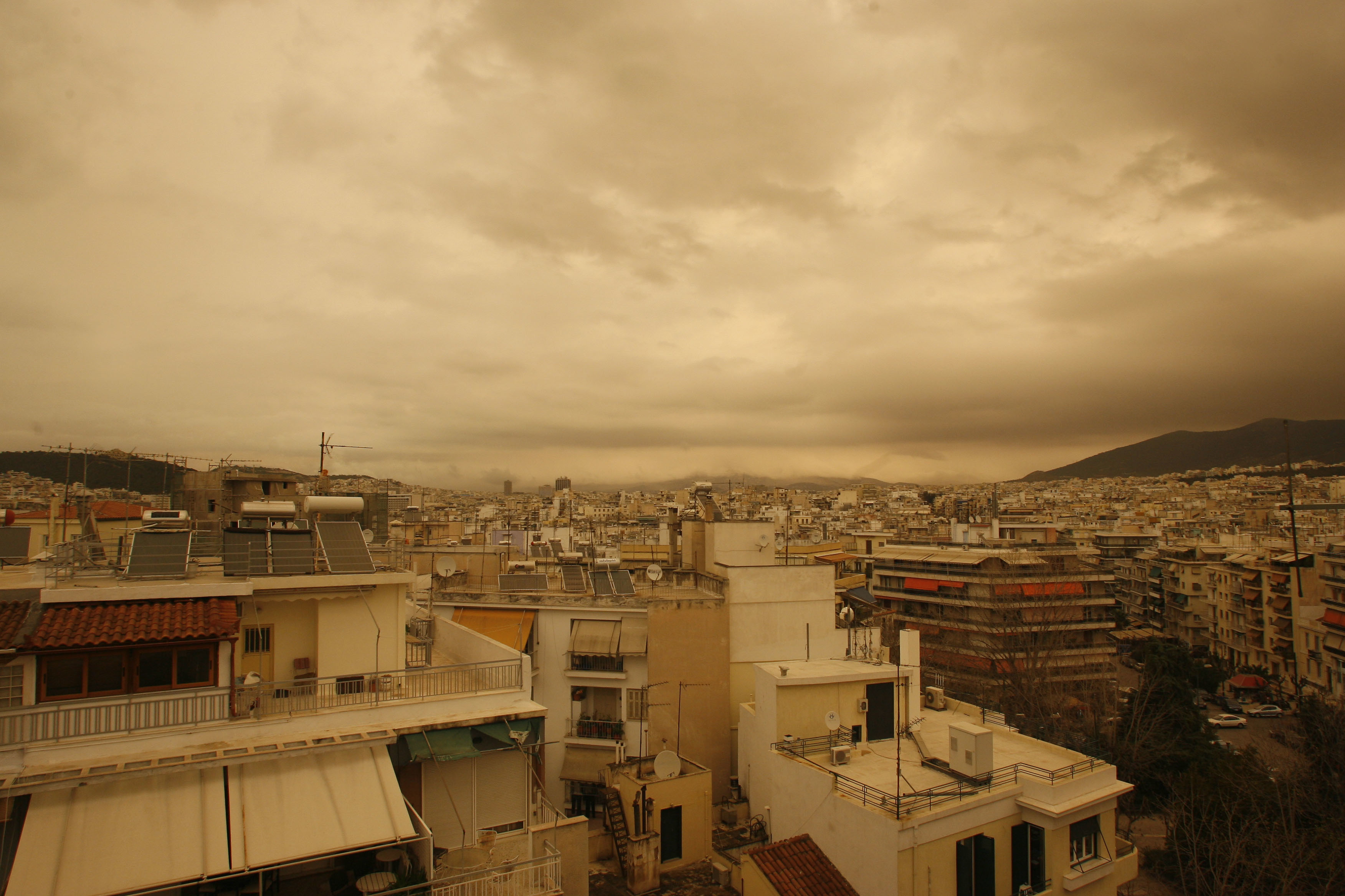 Χαλάει ο καιρός το Σάββατο το βράδυ με μπουρίνια και πτώση της θερμοκρασίας