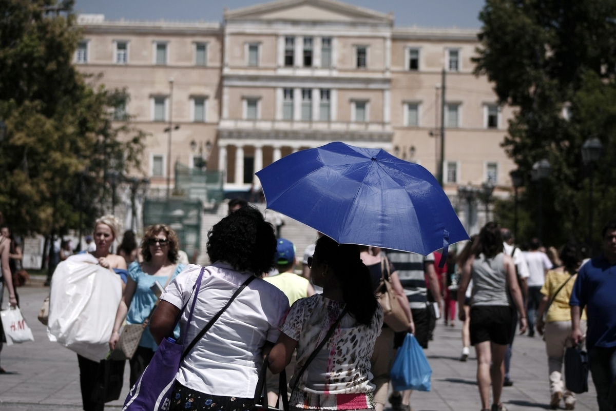 Προσοχή στον επερχόμενο καύσωνα – Οδηγίες από το υπουργείο Υγείας