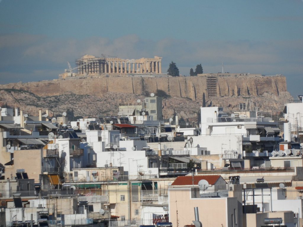 Κόκκινα δάνεια: Η τρόικα θέλει οπωσδήποτε να πωληθούν σε ιδιώτες – Τι προβλέπει το σχέδιο του Μνημονίου για επιχειρήσεις και νοικοκυριά