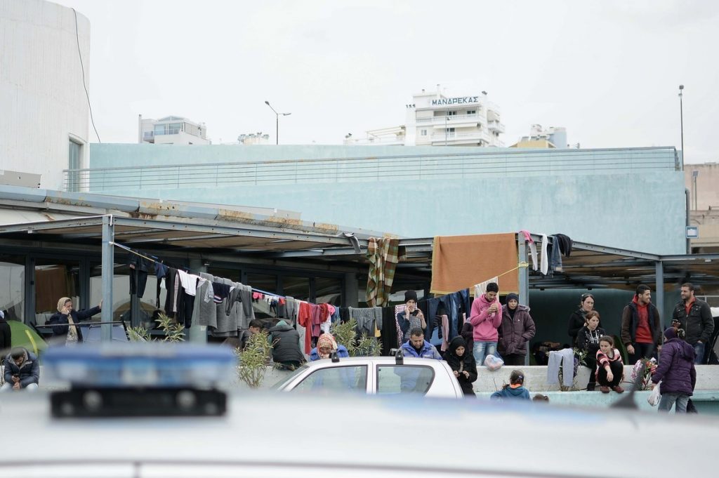 3.680 πρόσφυγες και μετανάστες φιλοξενούνται στο λιμάνι του Πειραιά