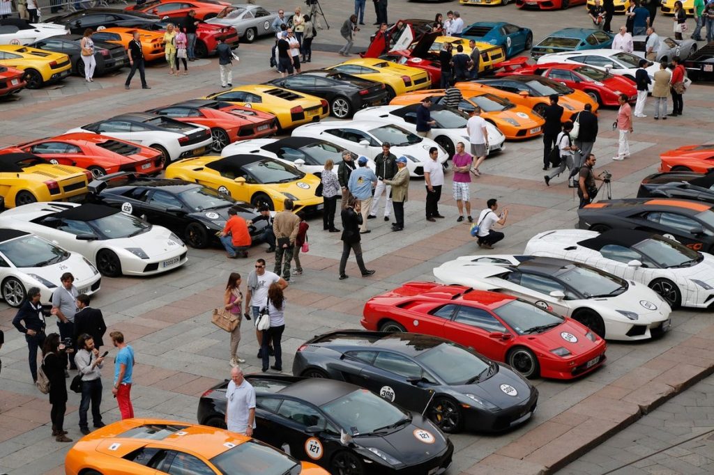 Video: Τα 50ά γενέθλια της Lamborghini