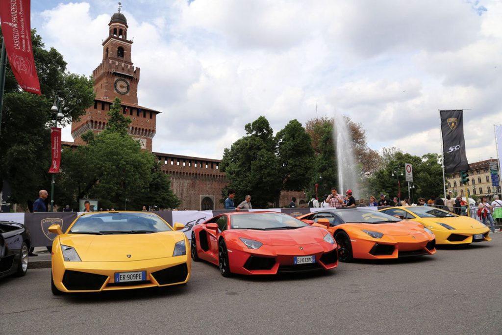 Εορταστικό κονβόι για τα 50 χρόνια της Lamborghini (VIDEO)