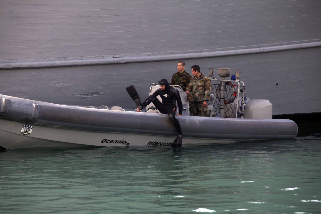 Αγνοείται επιβάτης πλοίου που έπεσε στη θάλασσα