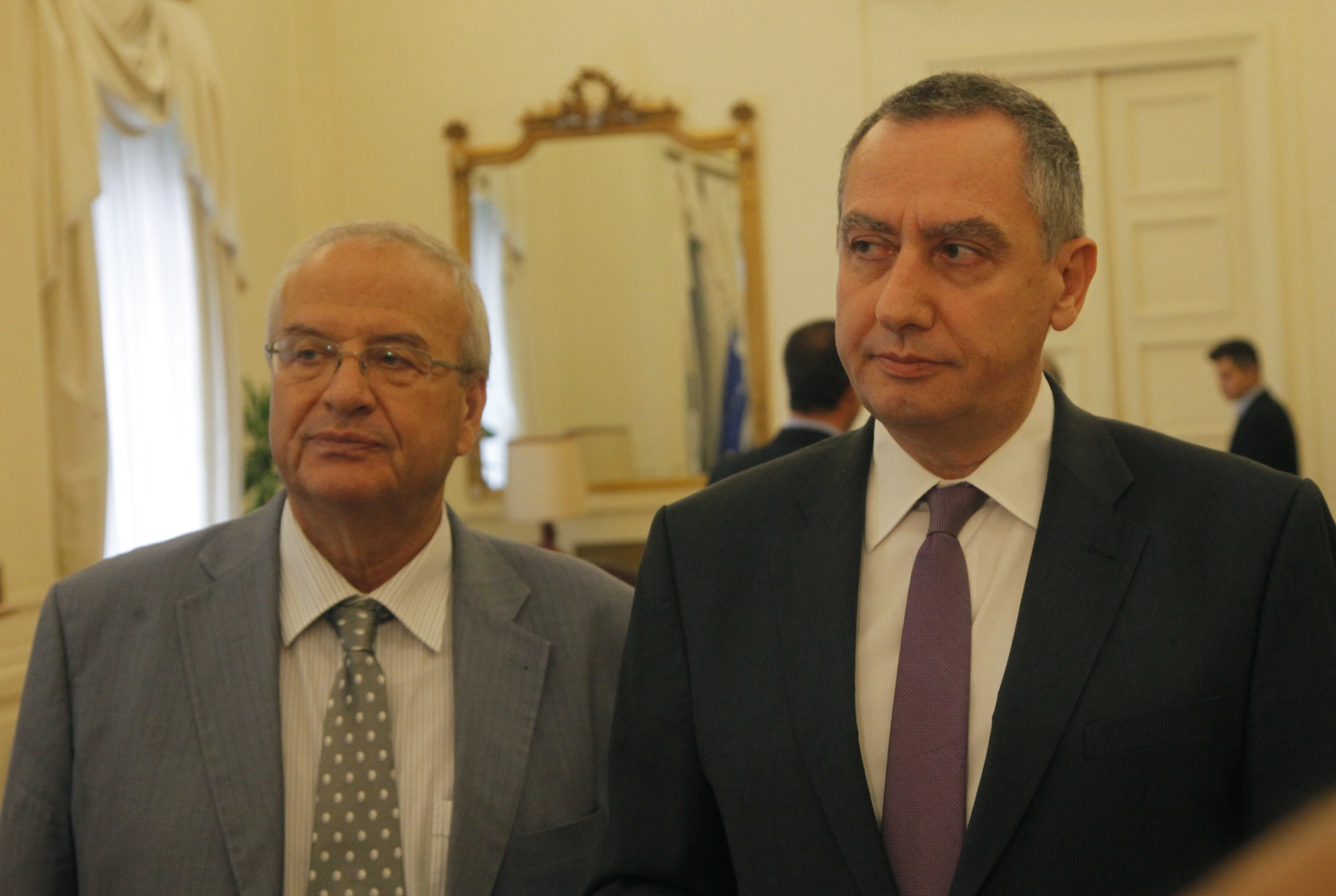 Ο υπουργός Εσωτερικών Γ. Μιχελάκης και ο αναπληρωτής υπουργός Λ. Γρηγοράκος.
