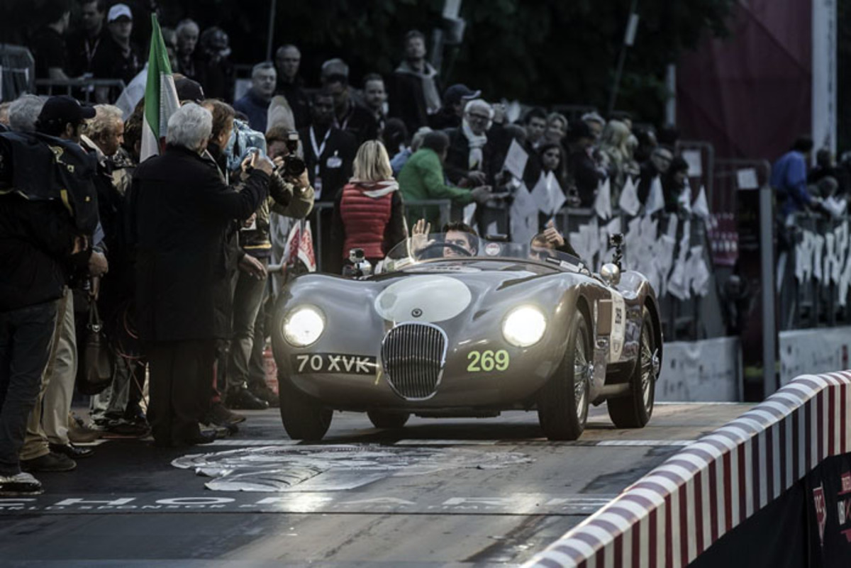 Αστέρια και VIPs στο φετινό Mille Miglia (VIDEO)