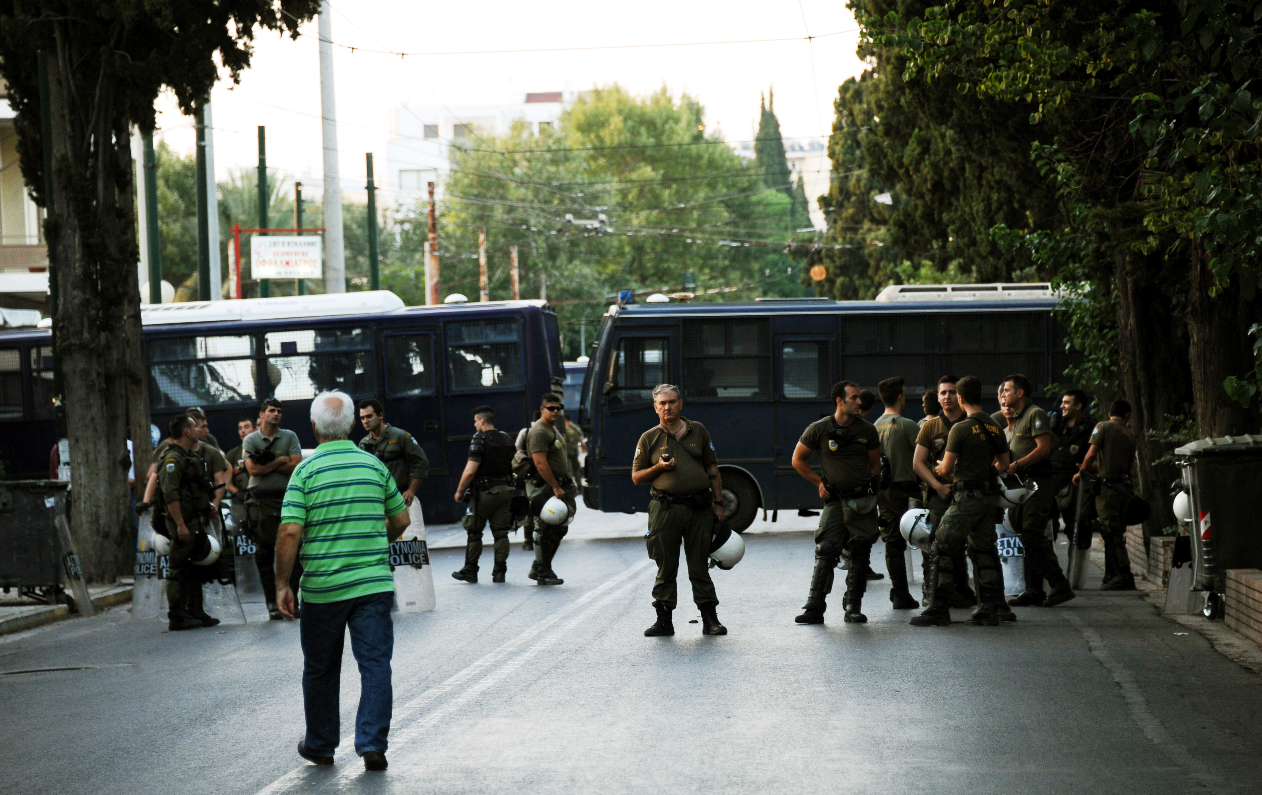 Χωρίς παρατράγουδα η διπλή διαδήλωση στη Νέα Φιλαδέλφεια