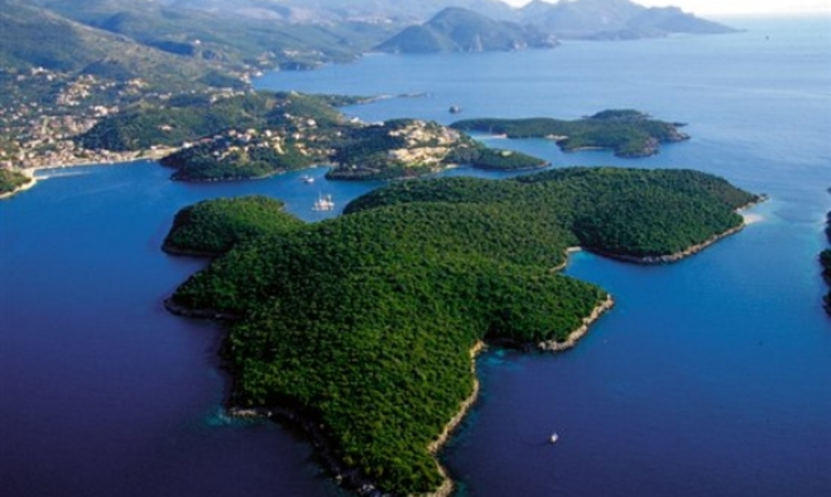 Τι καλύτερο από ένα σύμπλεγμα ελληνικών νησιών με 8,5 εκ. Ευρώ;”