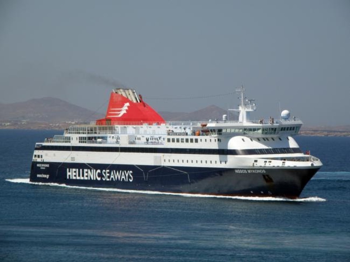 Ασφαλείς όλοι οι επιβάτες του “Νήσος Μύκονος” – Αποβιβάστηκαν στο Καρλόβασι