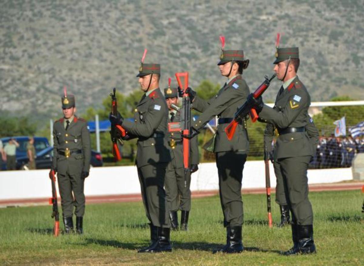 Ασκήσεις ακριβείας στρατιωτικών με όπλα μπροστά σε κόσμο στα Τρίκαλα! – Εντυπωσιακά ΒΙΝΤΕΟ