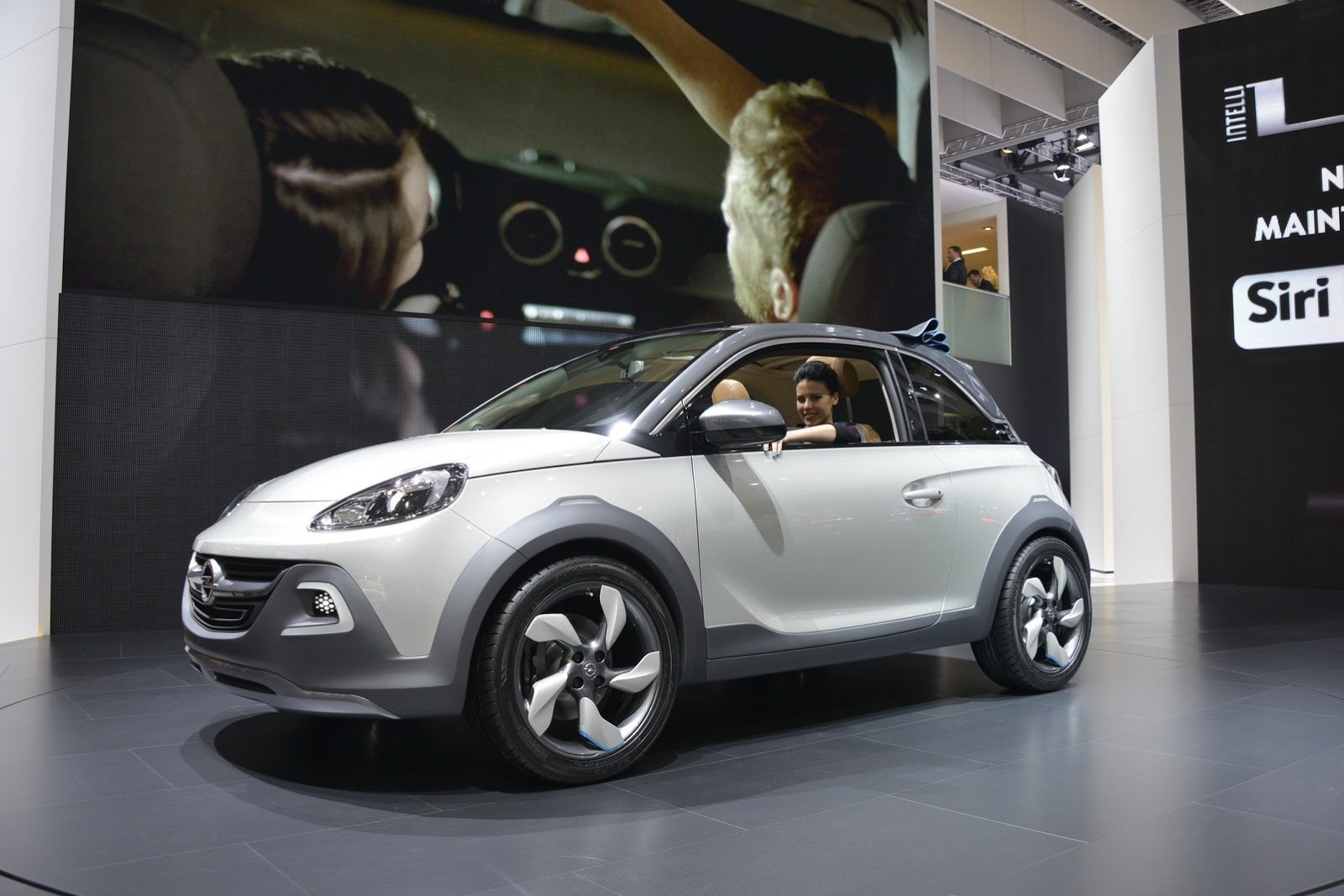 Σε ένα χρόνο η crossover έκδοση του Opel Adam