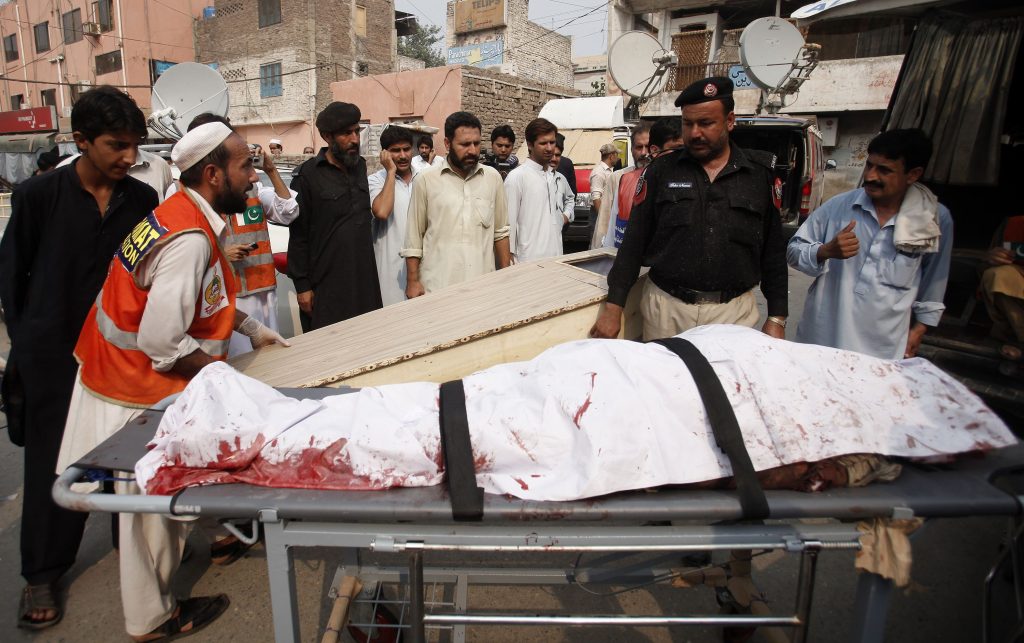 Τους 515 έφτασαν οι νεκροί από τον ισχυρό σεισμό στο Πακιστάν