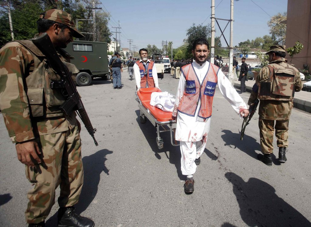 Πακιστάν: Ένας νεκρός σε επίθεση αγνώστων εναντίον ομάδας που εμβολίαζε παιδιά