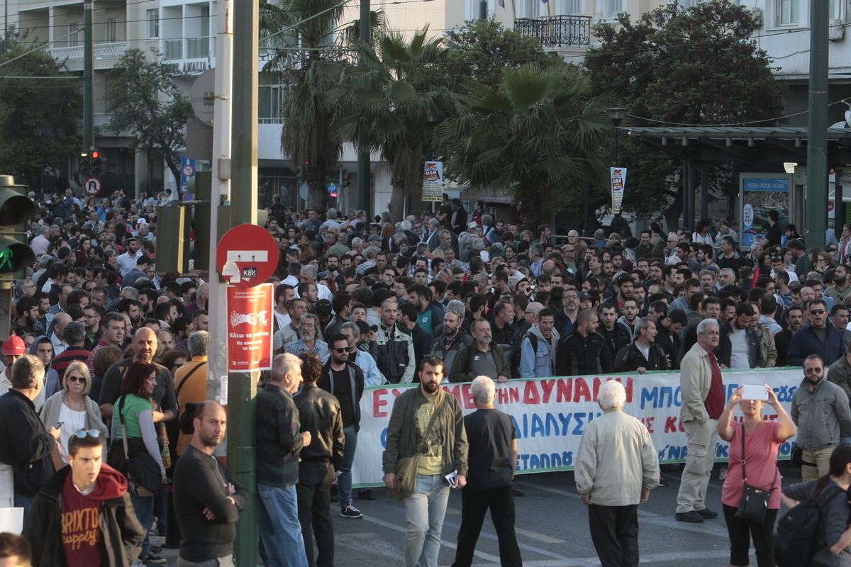 Συλλαλητήριο την Κυριακή από το ΠΑΜΕ στην Ομόνοια