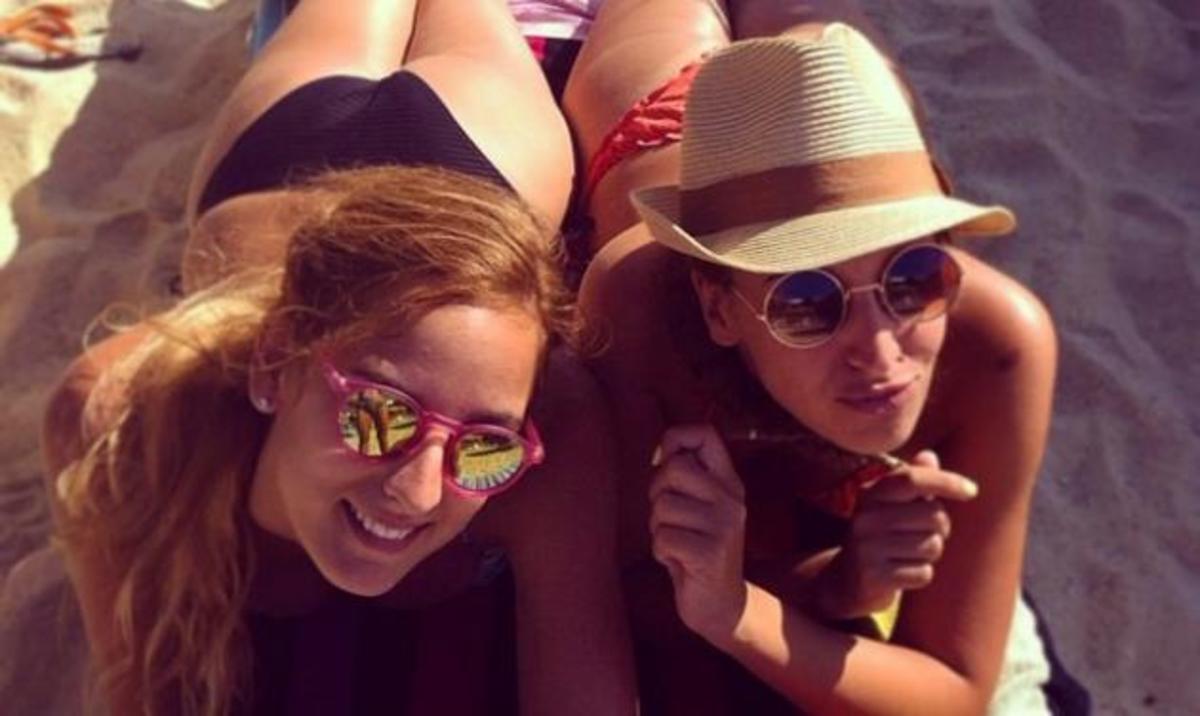 Κλέλια Πανταζή: Αναστατώνει την παραλία με την αδερφή της! Φωτογραφίες