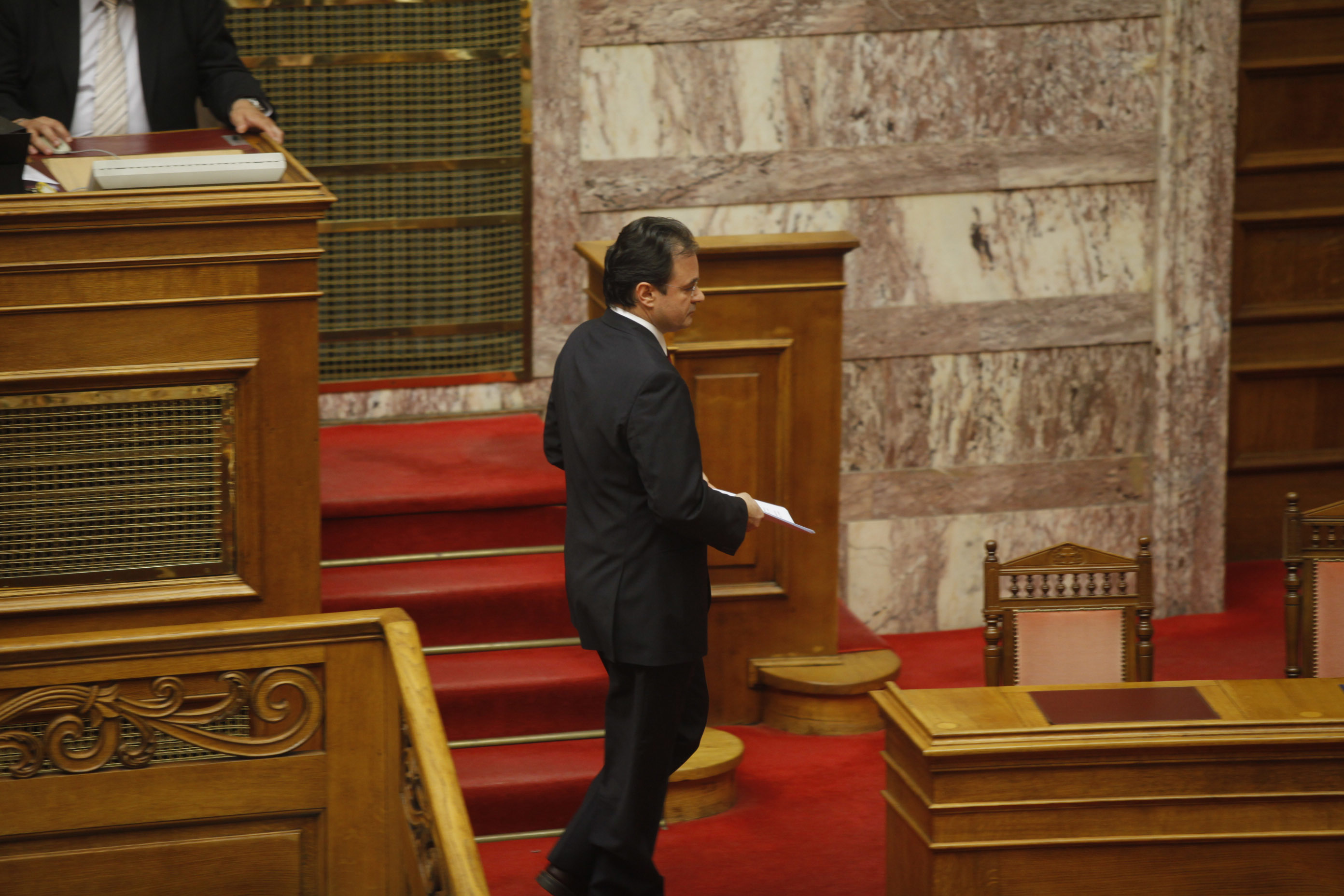 Ο Γ. Παπακωνσταντίνου στη Βουλή κατά τη συζήτηση για τη διεύρυνση του κατηγορητηρίου εναντίον του ΦΩΤΟ EUROKINISSI