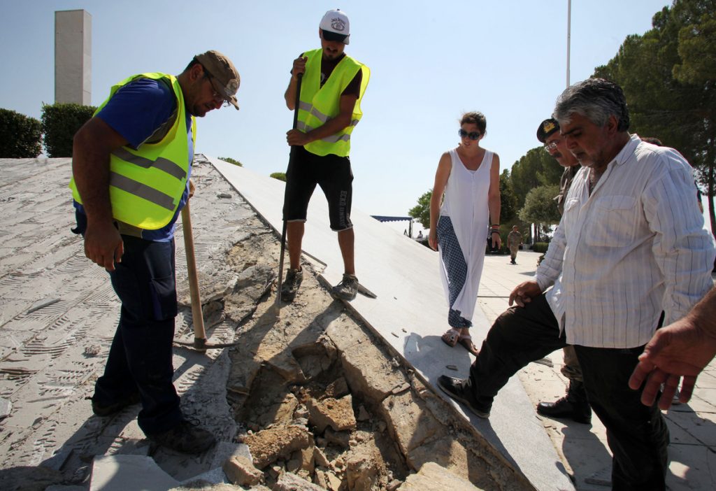 Ξεκίνησαν οι ανασκαφές σε κλίμα συγκίνησης για το ΝΟΡΑΤΛΑΣ «ΝΙΚΗ 4» και τους 19 καταδρομείς του ’74 (ΦΩΤΟ)