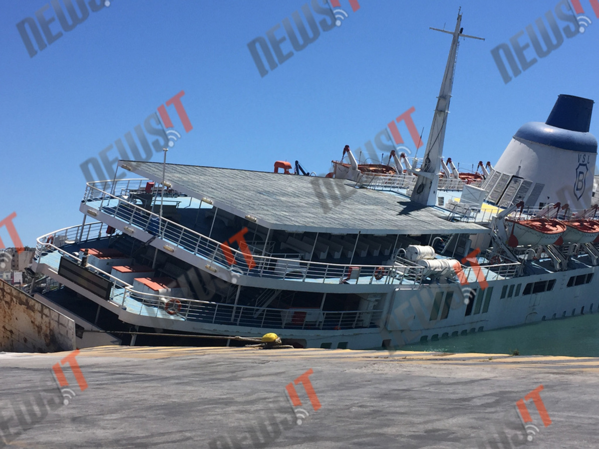 Απίστευτο! Από τις 18 Απριλίου έμπαζε νερά το πλοίο “Παναγία Τήνου” και είχε ενημερωθεί το υπουργείο Ναυτιλίας!
