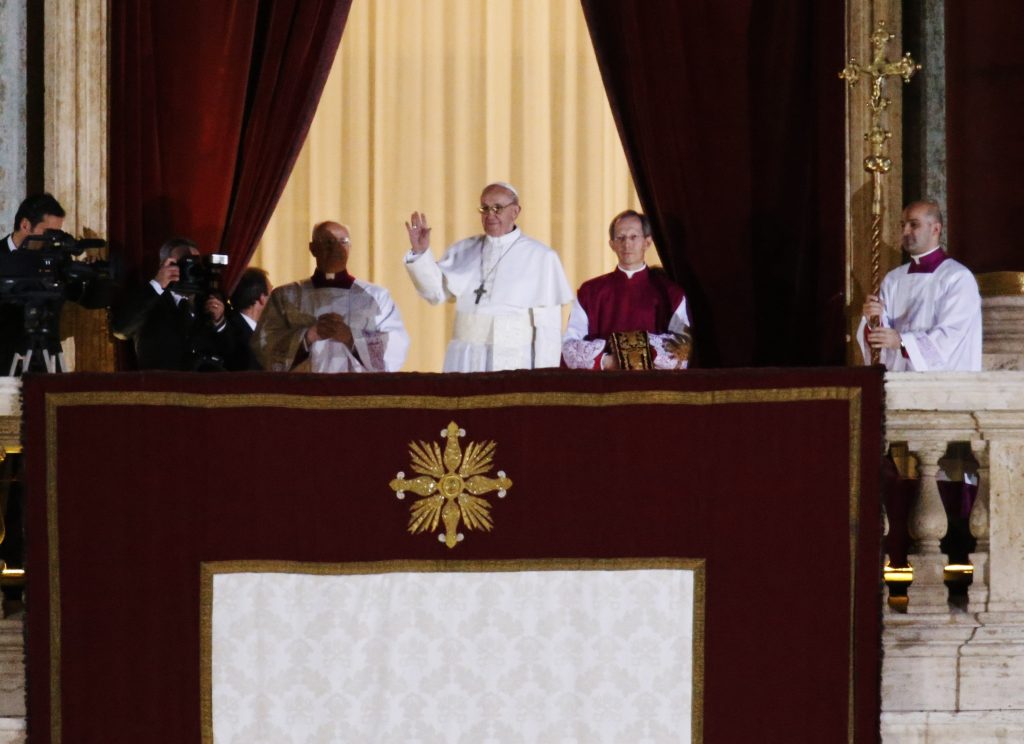 Αρνείται το Βατικανό την “σιωπή” του πάπα στη χούντα του Βιντέλα