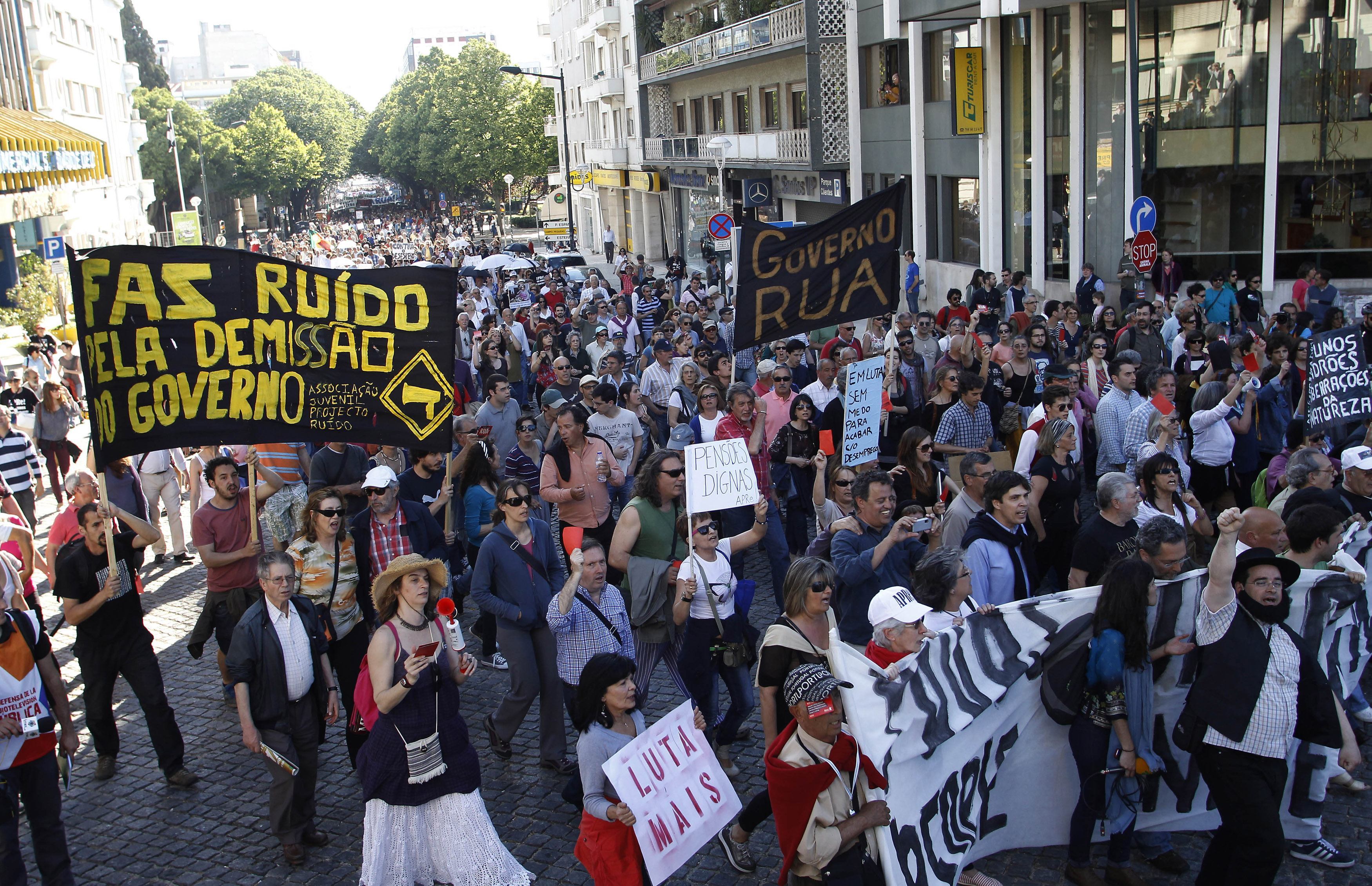 Γέμισε διαδηλωτές όλη η Πορτογαλία