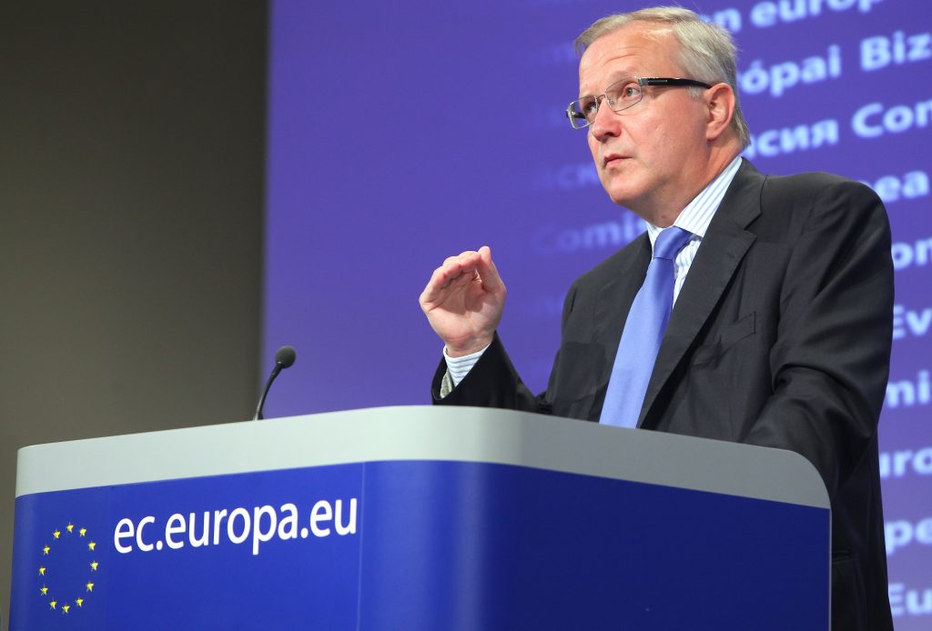 Επικρίσεις του Ευρωκοινοβουλίου στον Ρεν που επιμένει: “Η Ευρώπη επιστρέφει στην ανάπτυξη”