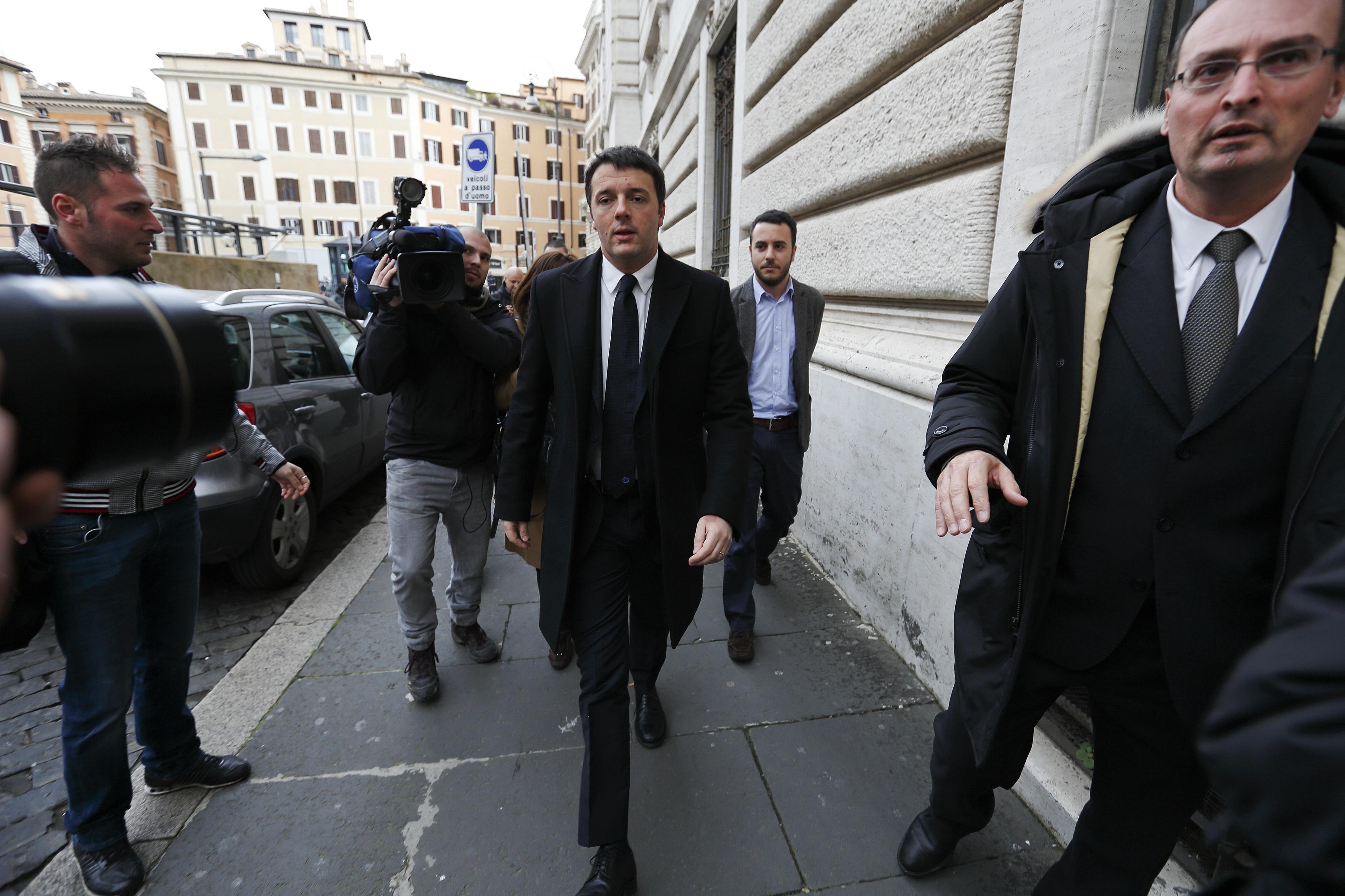Ιταλία: Εκτός κυβέρνησης ο Μπερλουσκόνι – Πρώτη αρνητική δημοσκόπηση για τον Ρέντσι