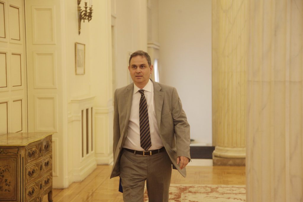 Γιατί ”φαγώθηκε” ο Σαχινίδης από εισηγητής του ΚΤΕ Οικονομικών του ΠΑΣΟΚ