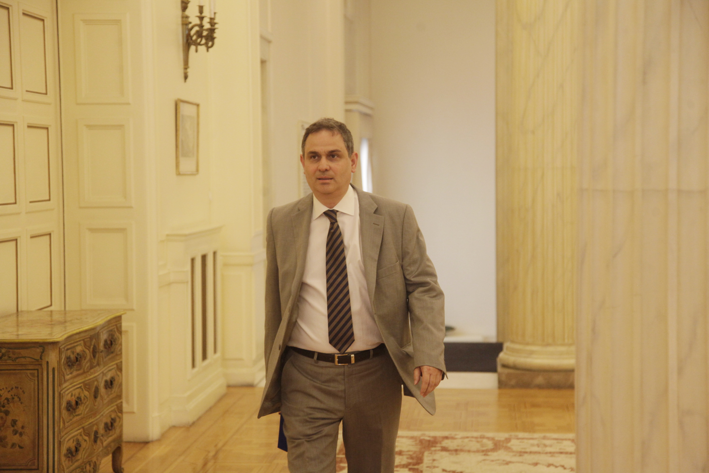 Γιατί ”φαγώθηκε” ο Σαχινίδης από εισηγητής του ΚΤΕ Οικονομικών του ΠΑΣΟΚ