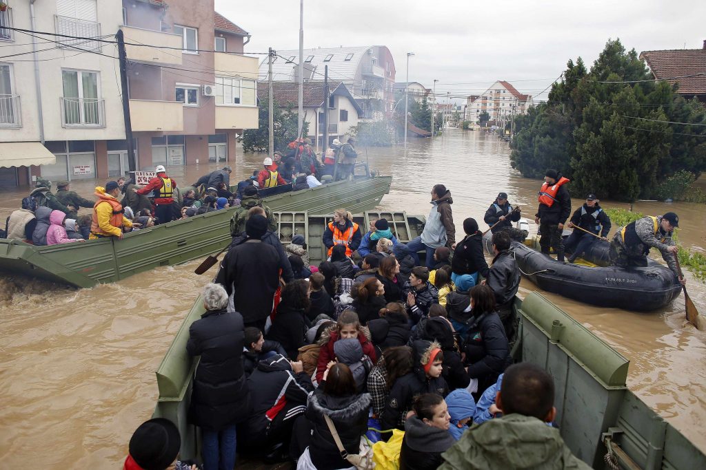 Απειλείται το Βελιγράδι – Τουλάχιστον 5 νεκροί από τις πλημμύρες