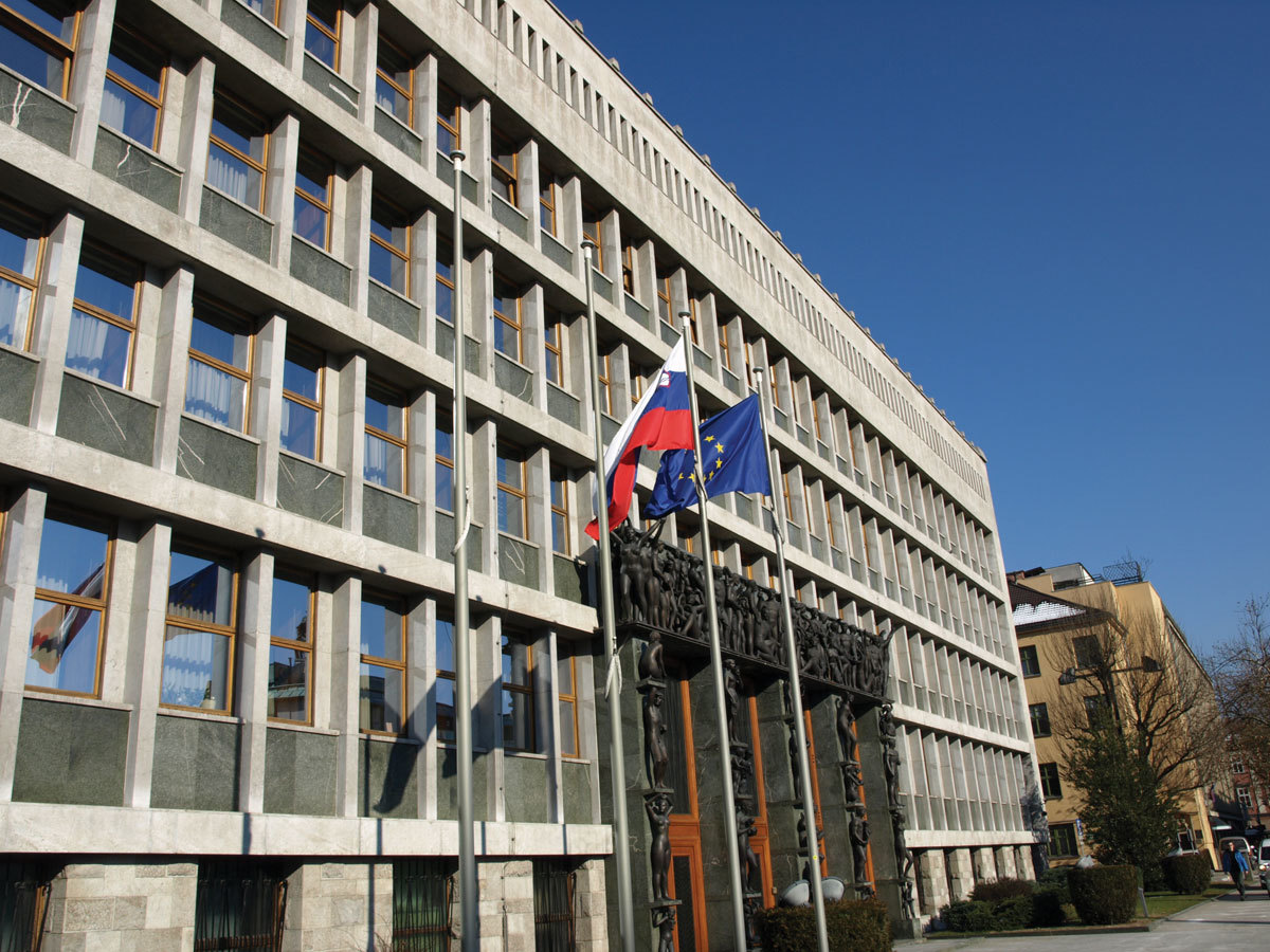 Σλοβενία: ΜΚΟ ενώνουν τις δυνάμεις τους για τη δημιουργία “Ηθικής Τράπεζας”