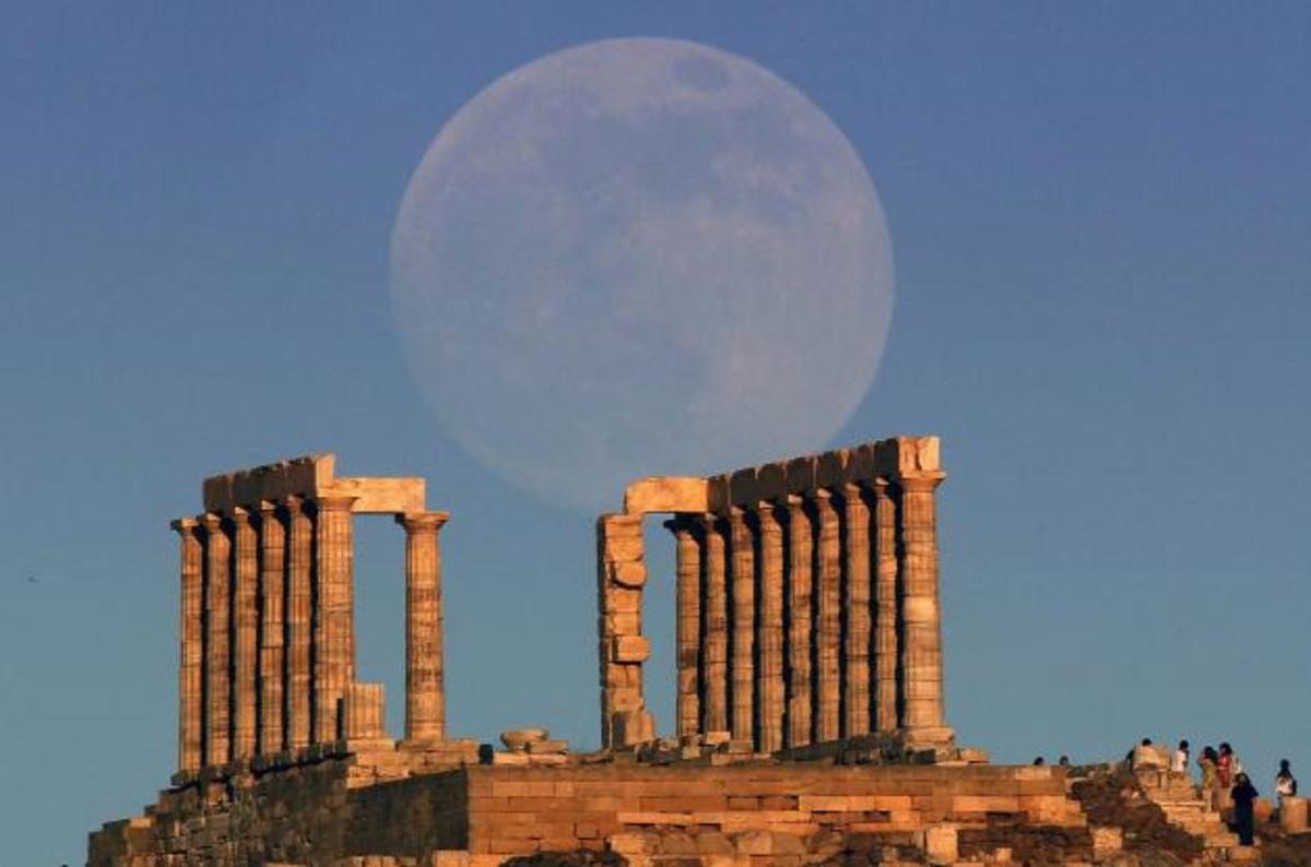 Το φεγγάρι του Ποσειδώνα κάνει το γύρο του κόσμου μέσω μιας φωτογραφίας