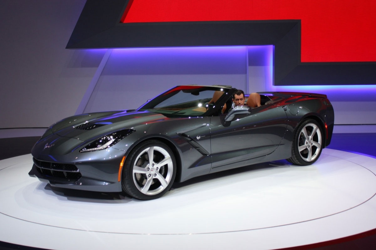 Για φιλανθρωπικό σκοπό πουλήθηκε η πρώτη Corvette Stingray Convertible