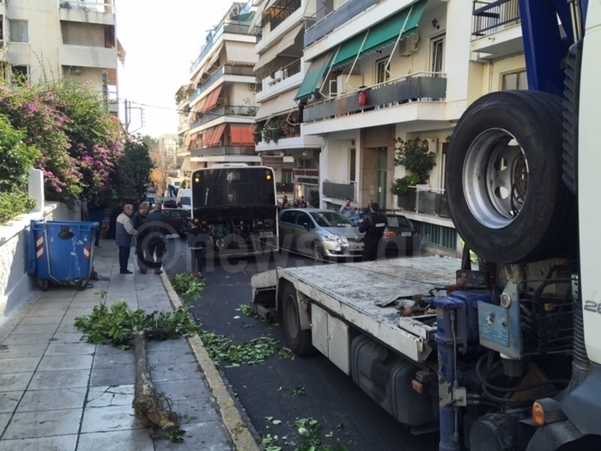 Καταγγελίες για λεωφορεία – καρμανιόλες – Ο οδηγός μιλάει στο newsit.gr