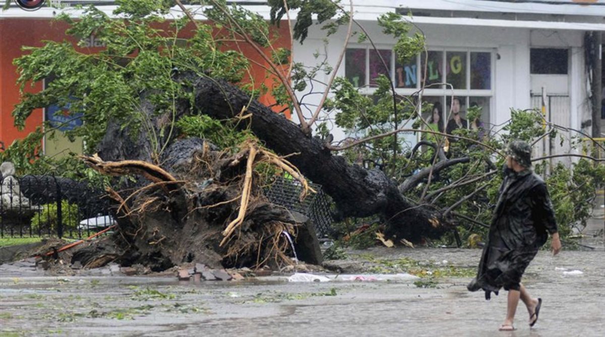Στο Βιετνάμ ο τυφώνας –  φονιας – Ολική Καταστροφή στις Φιλιππίνες