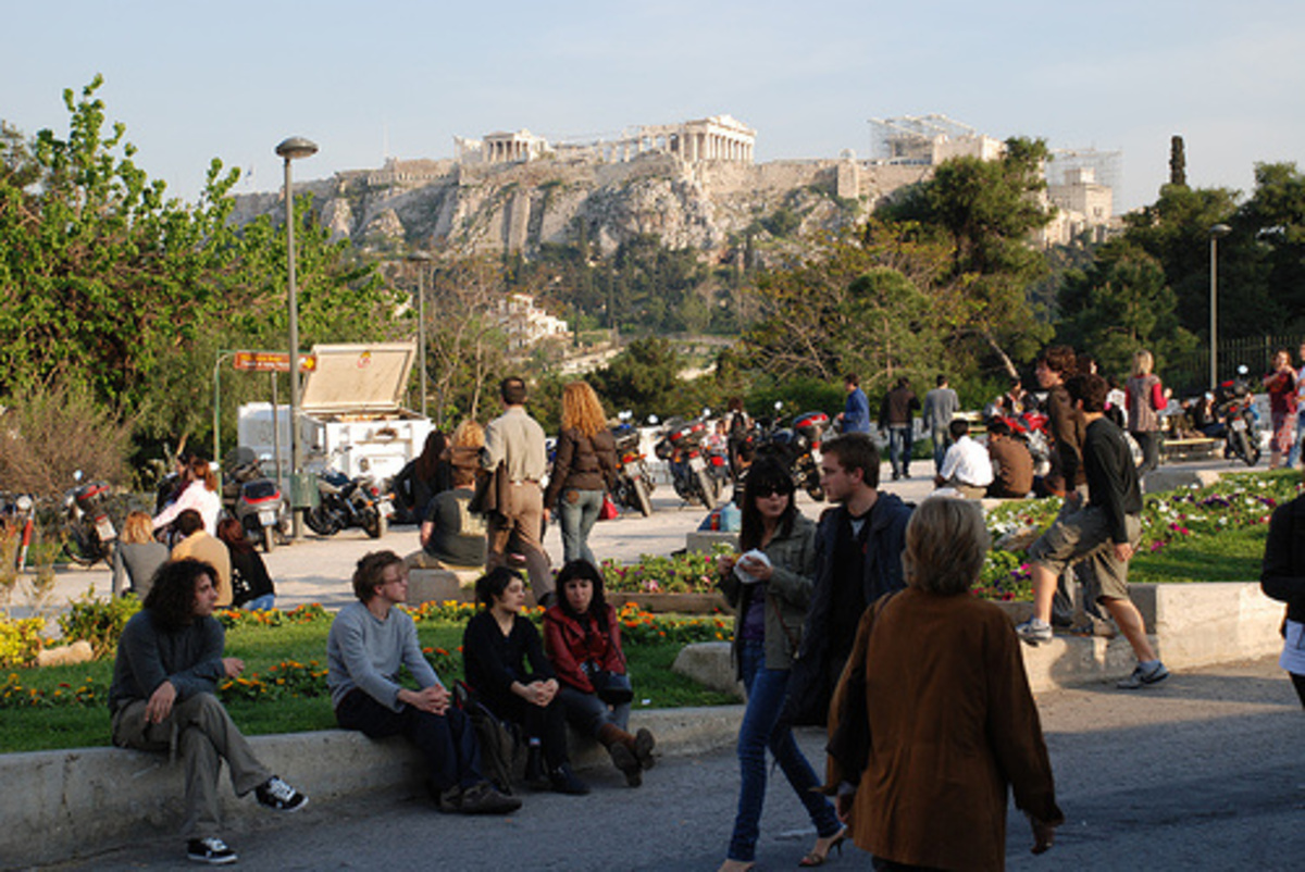 Θησείο: Το ξερίζωμα των λουλουδιών