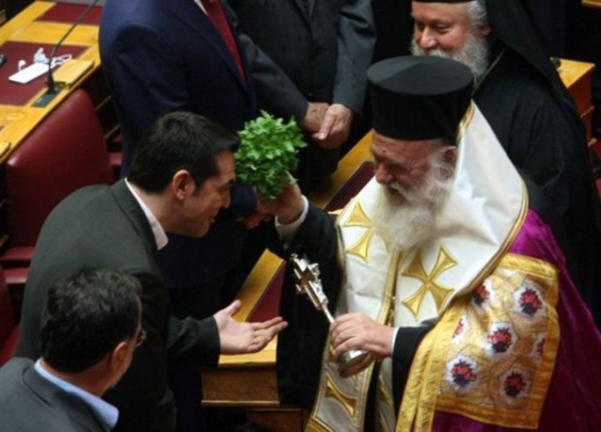 ΝΔ: Πείτε στους Έλληνες εαν είναι άθεος ο Τσίπρας