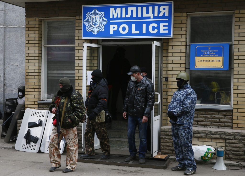 Ένοπλοι κατέλαβαν αστυνομικό τμήμα στην ανατολική Ουκρανία