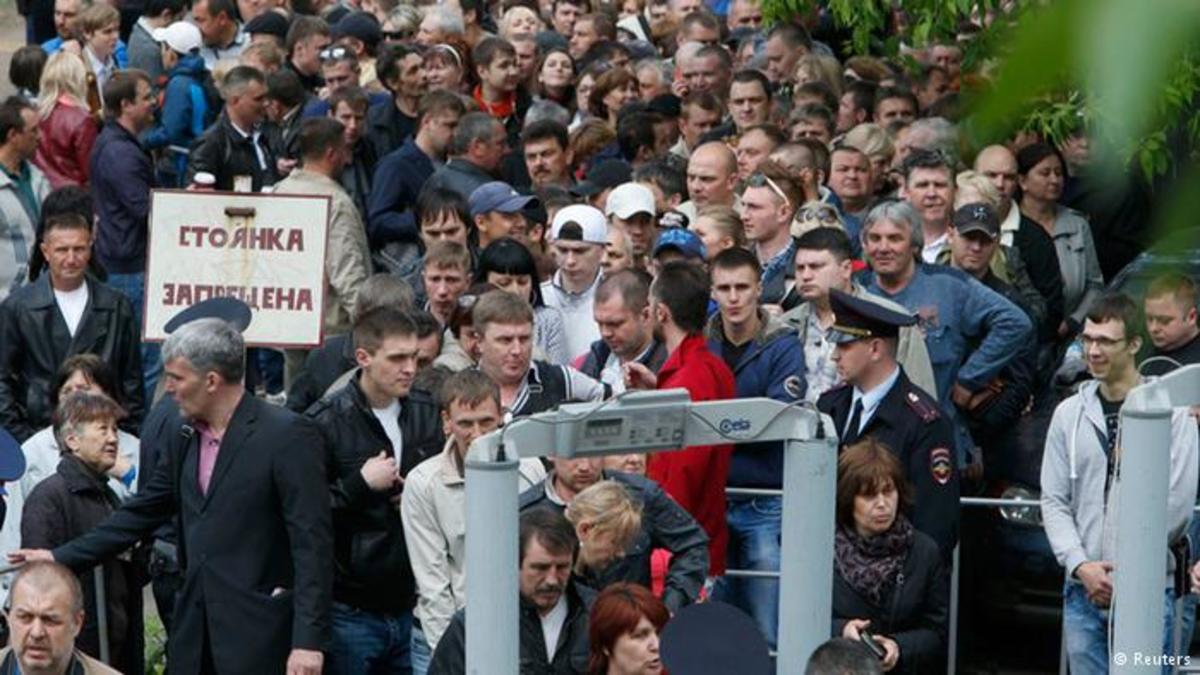 Ουκρανία: ”Μας ρίχνουν με τα όπλα και εμείς ρίχνουμε ψήφους”