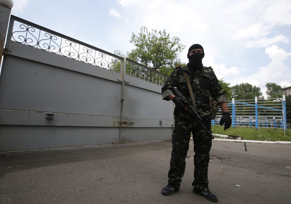 Ουκρανία: Ενας νεκρός και δυο τραυματίες σε επίθεση αυτονομιστών στο Σλαβιάνσκ