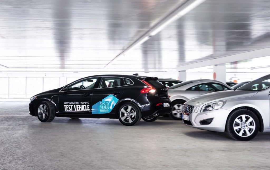 Νέο ιδιοφυές σύστημα αυτόματου παρκαρίσματος από τη Volvo (VIDEO)