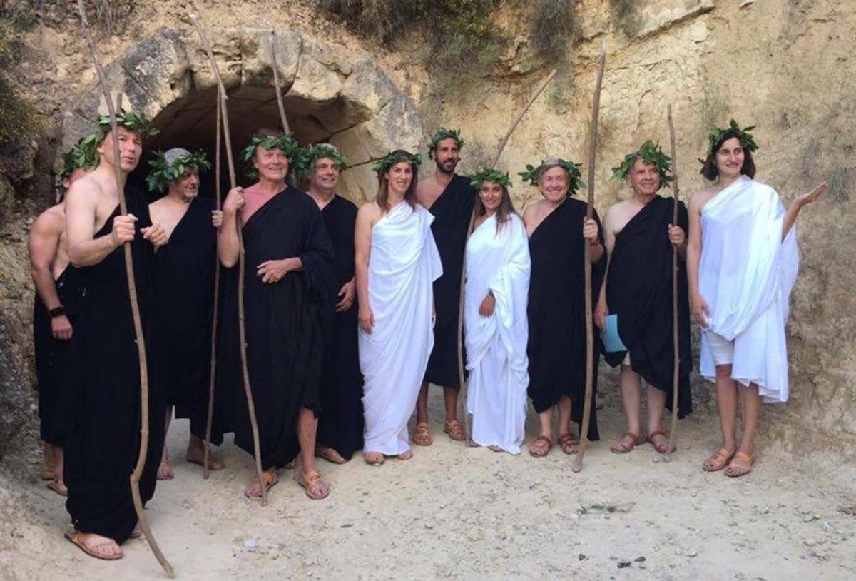 Φόρεσαν αρχαιοελληνικές χλαμύδες οι Ελληνες Ολυμπιονίκες