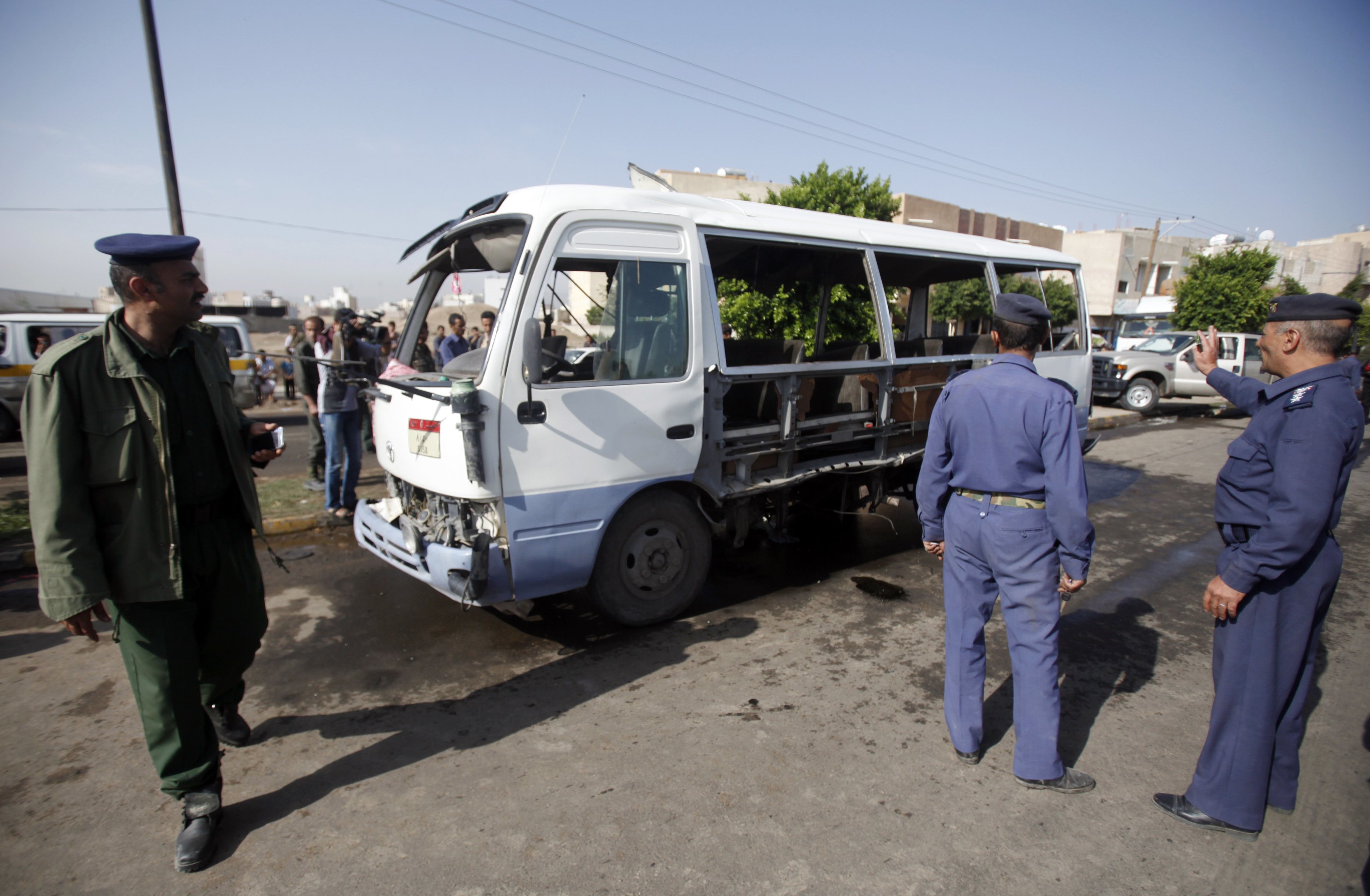 Φωτογραφία από προηγούμενη βομβιστική επίθεση σε στρατιωτικό λεωφορείο στις 25 Αυγούστου. Πηγή: Reuters