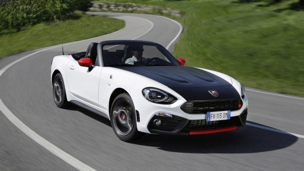 Οδηγούμε το νέο Abarth 124 Spider – Το αυτοκίνητο που αναβιώνει το πνεύμα του FIAT 124 Abarth Rally του 1972