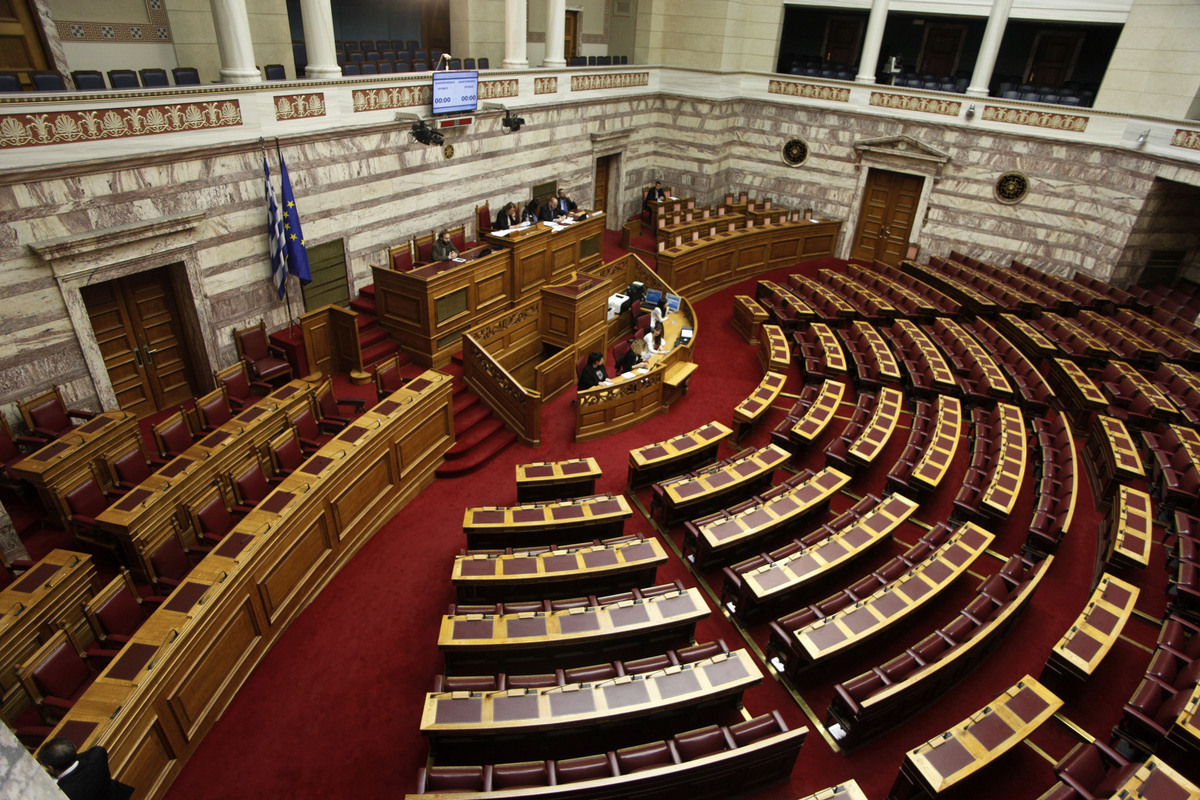 Τι τις θέλετε τις επίκαρες ερωτήσεις; Μόνο μια από τις 6 απαντήθηκε