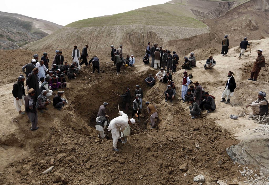 Ξεκληρίστηκε οικογένεια στην κατολίσθηση του Αφγανιστάν – Χάθηκαν 35 άτομα στις λάσπες!