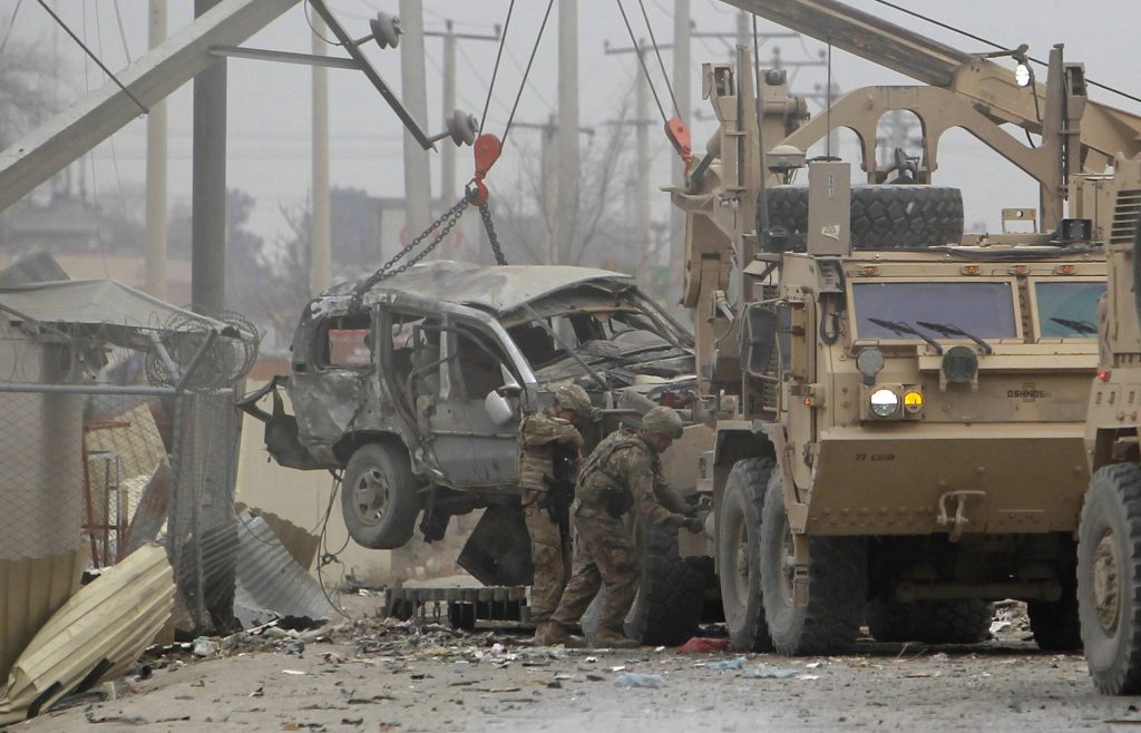 Τουλάχιστον 3 στρατιώτες του NATO νεκροί σε επίθεση καμικάζι στην Καμπούλ