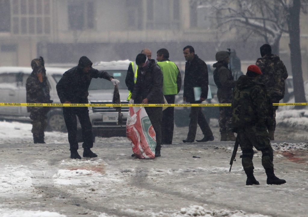 Τουλάχιστον 16 νεκροί σε επιθέσεις εναντίον των δυνάμεων ασφαλείας