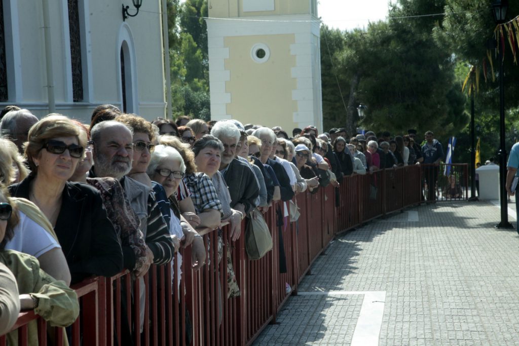 Γέμισαν 45 σακούλες με φάρμακα έξω από την Αγία Βαρβάρα