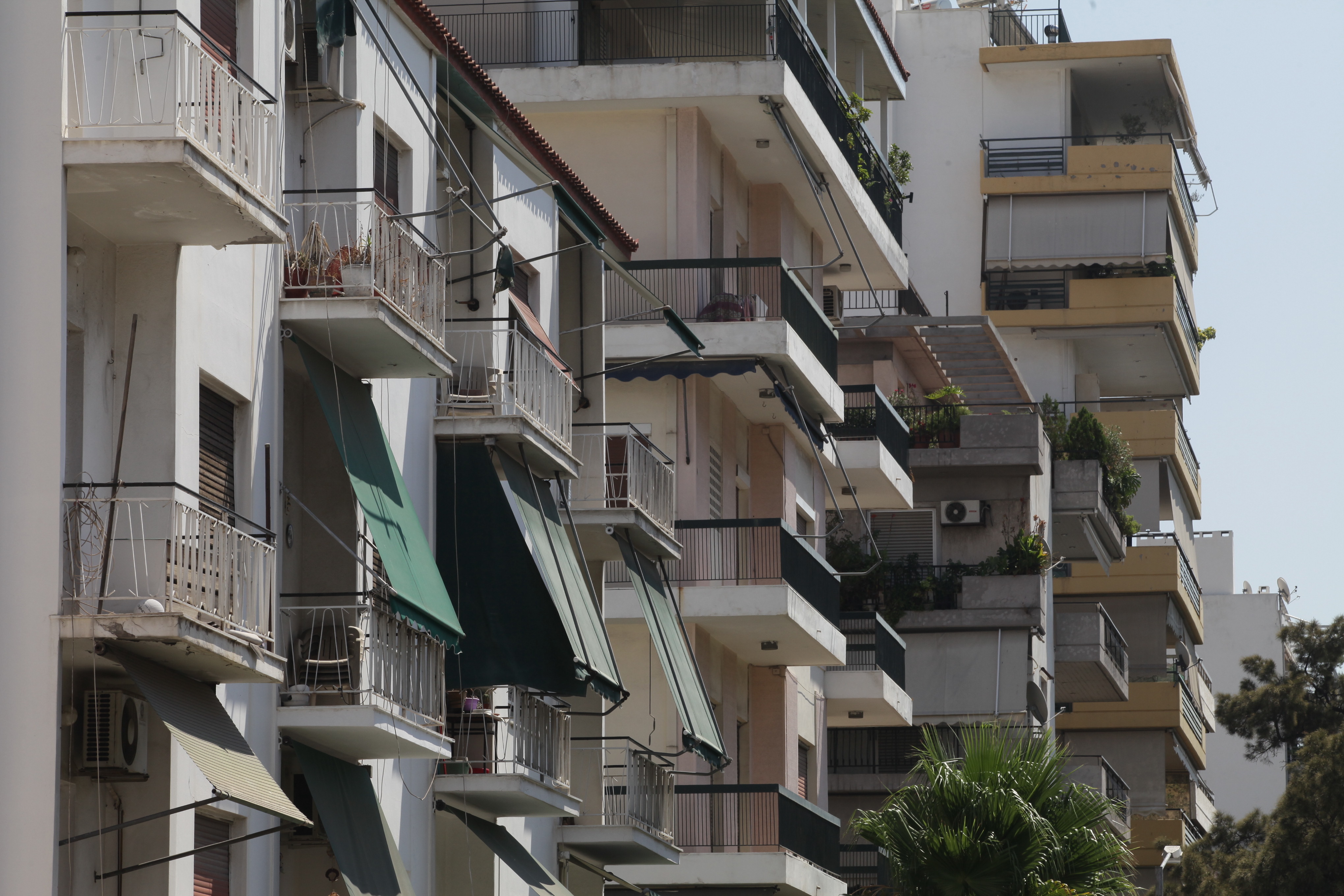 Συναγερμός μετά τη βόμβα Δένδια για τα στεγαστικά – Τι θα ισχύσει για τους συνεπείς δανειολήπτες