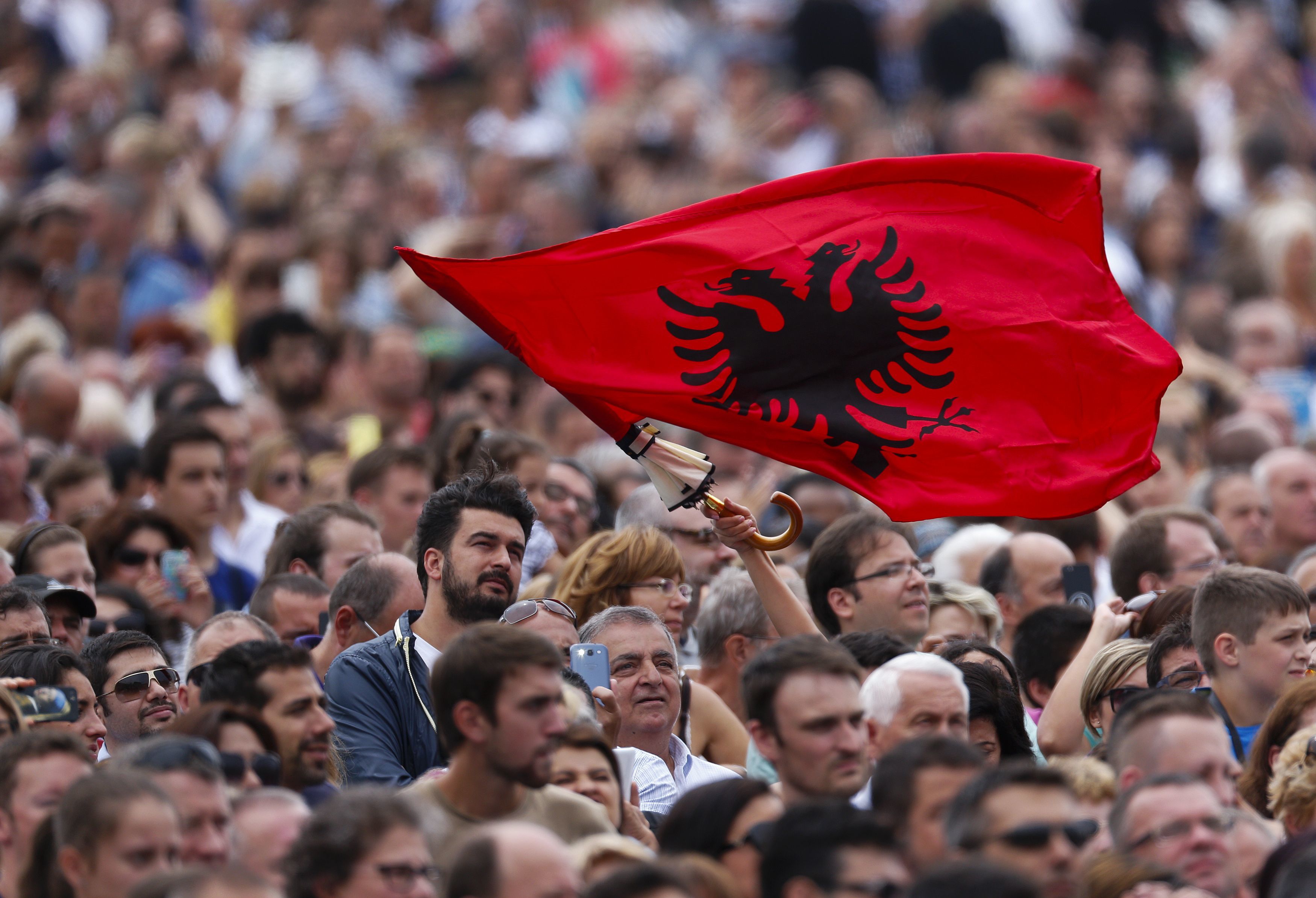 H Αλβανία υποψήφια για ένταξη στην ΕΕ –  “Περισσότερες μεταρρυθμίσεις”, το μήνυμα από Βρυξέλλες